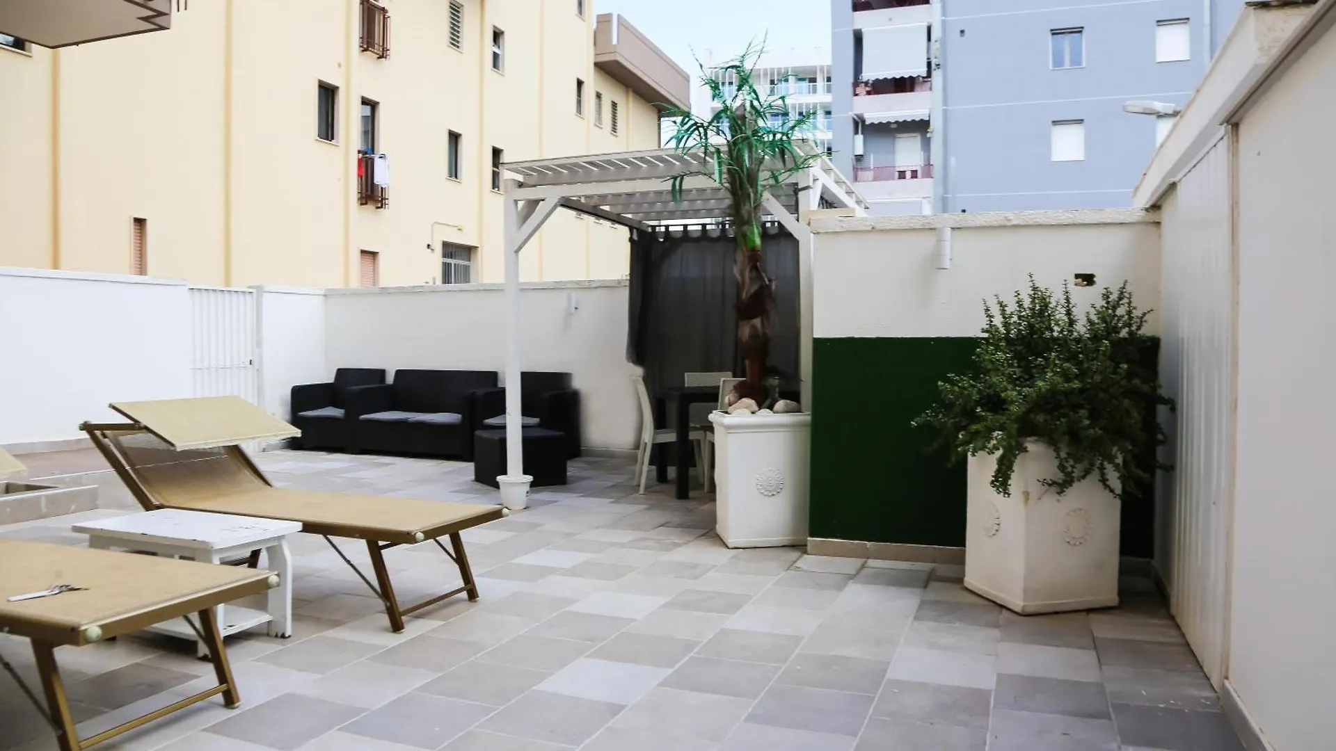Apartament La Dimora Di Rebecca Bari 0*,